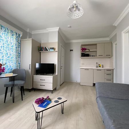 Merve Apartments, Your Home From Home In Central Bodrum, Street Cats Frequent The Property, Not All Apartments Have Balconies , Ground Floor Have Terrace With Table And Chairs Dış mekan fotoğraf
