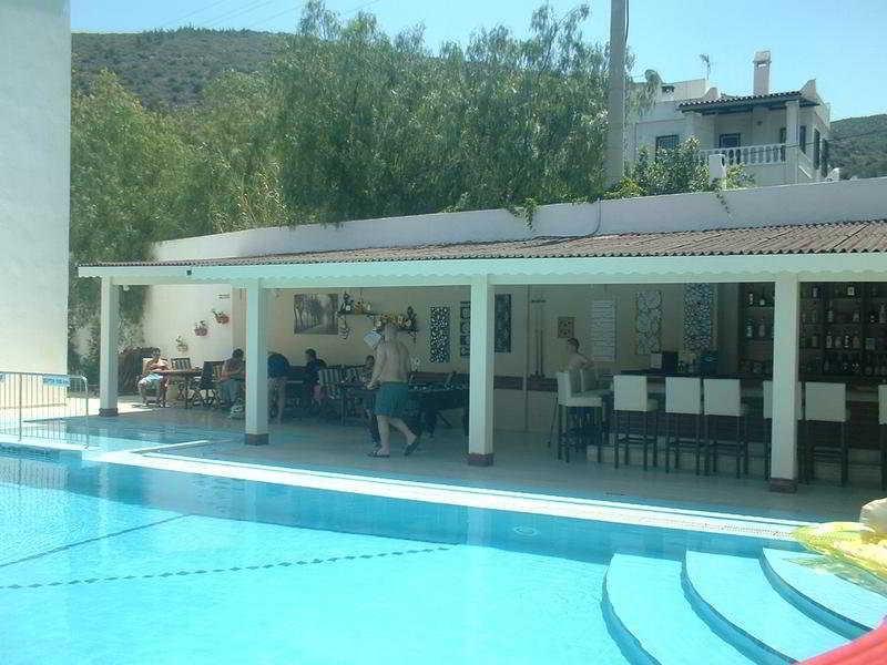 Merve Apartments, Your Home From Home In Central Bodrum, Street Cats Frequent The Property, Not All Apartments Have Balconies , Ground Floor Have Terrace With Table And Chairs Dış mekan fotoğraf