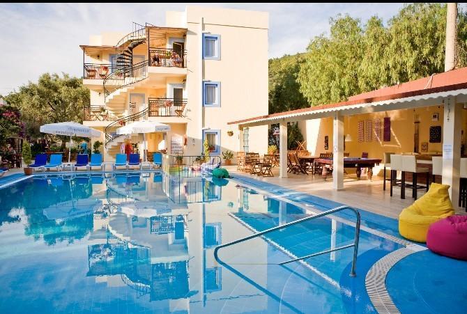 Merve Apartments, Your Home From Home In Central Bodrum, Street Cats Frequent The Property, Not All Apartments Have Balconies , Ground Floor Have Terrace With Table And Chairs Dış mekan fotoğraf
