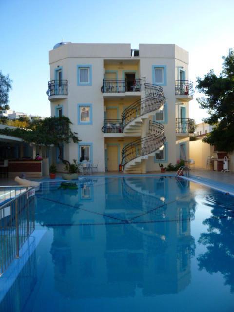 Merve Apartments, Your Home From Home In Central Bodrum, Street Cats Frequent The Property, Not All Apartments Have Balconies , Ground Floor Have Terrace With Table And Chairs Dış mekan fotoğraf