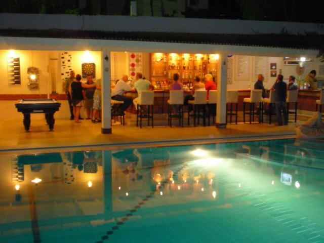 Merve Apartments, Your Home From Home In Central Bodrum, Street Cats Frequent The Property, Not All Apartments Have Balconies , Ground Floor Have Terrace With Table And Chairs Dış mekan fotoğraf